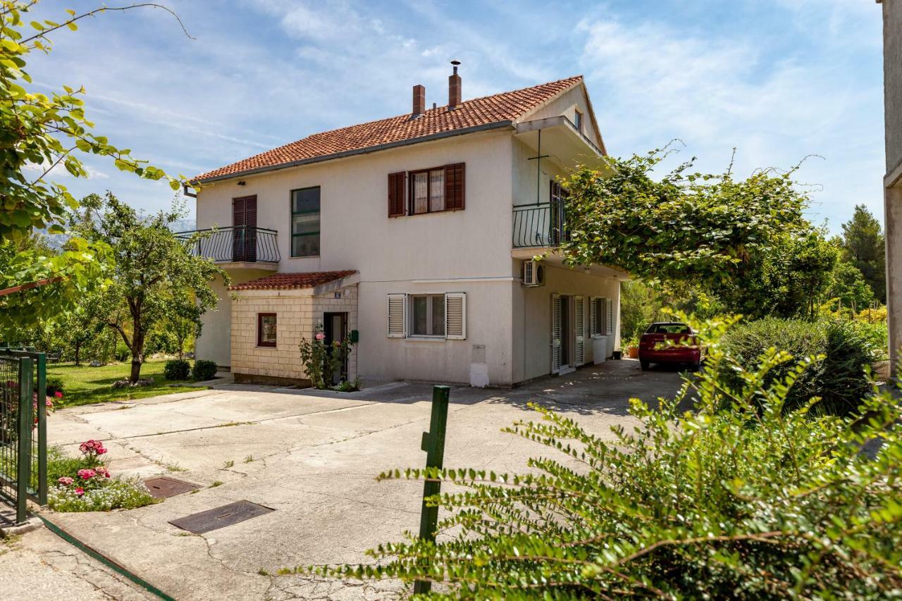 Happy Garden Home Split Exterior photo